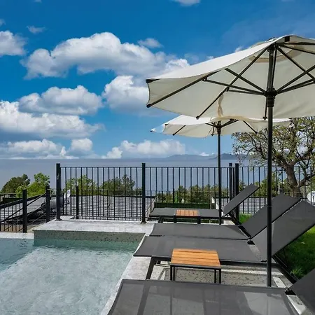 Sleeps 2 Modern With Private Pool Awz 272 Fethiye